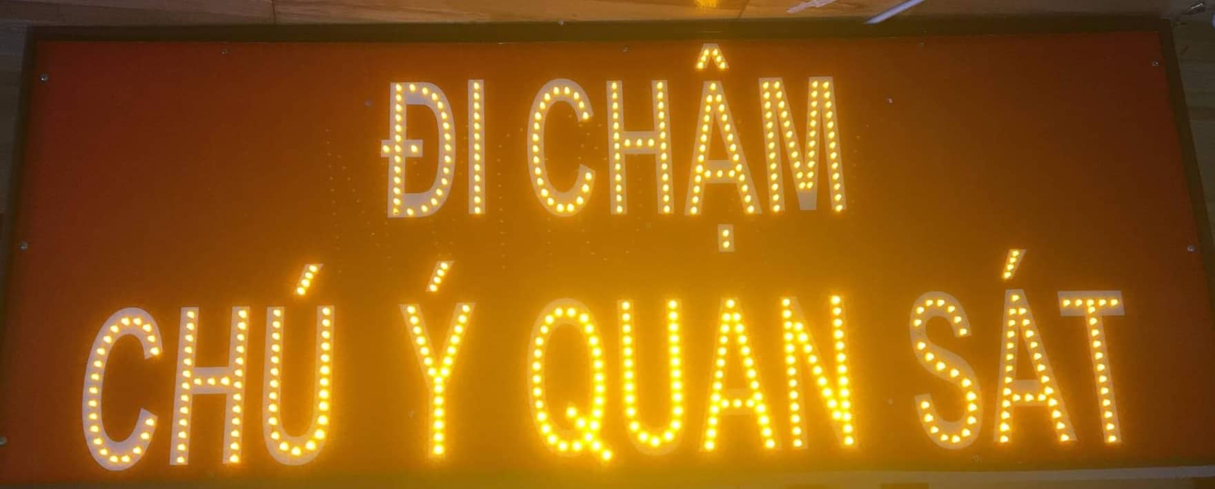 BIỂN BÁO LED "CHÚ Ý QUAN SÁT" - Vì sao phải lắp đặt biển báo led “ĐI CHẬM, CHÚ Ý QUAN SÁT”?